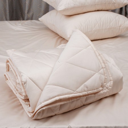 Одеяло легкое в египетском хлопоке «BIOLANA» - купить в Москве по цене от 10700 руб с доставкой | Интернет-магазин фабрики La Prima